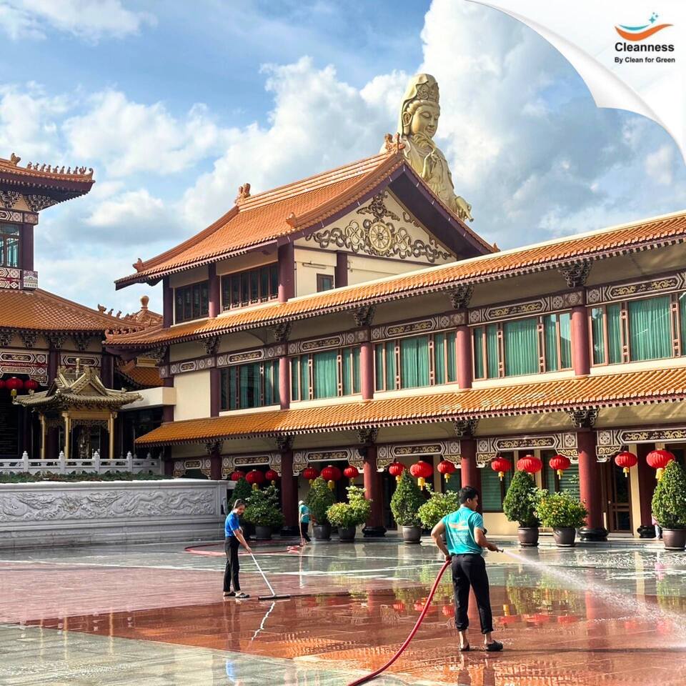 ตัวอย่างงานล้างคราบตะไคร่น้ำภายนอกอาคาร